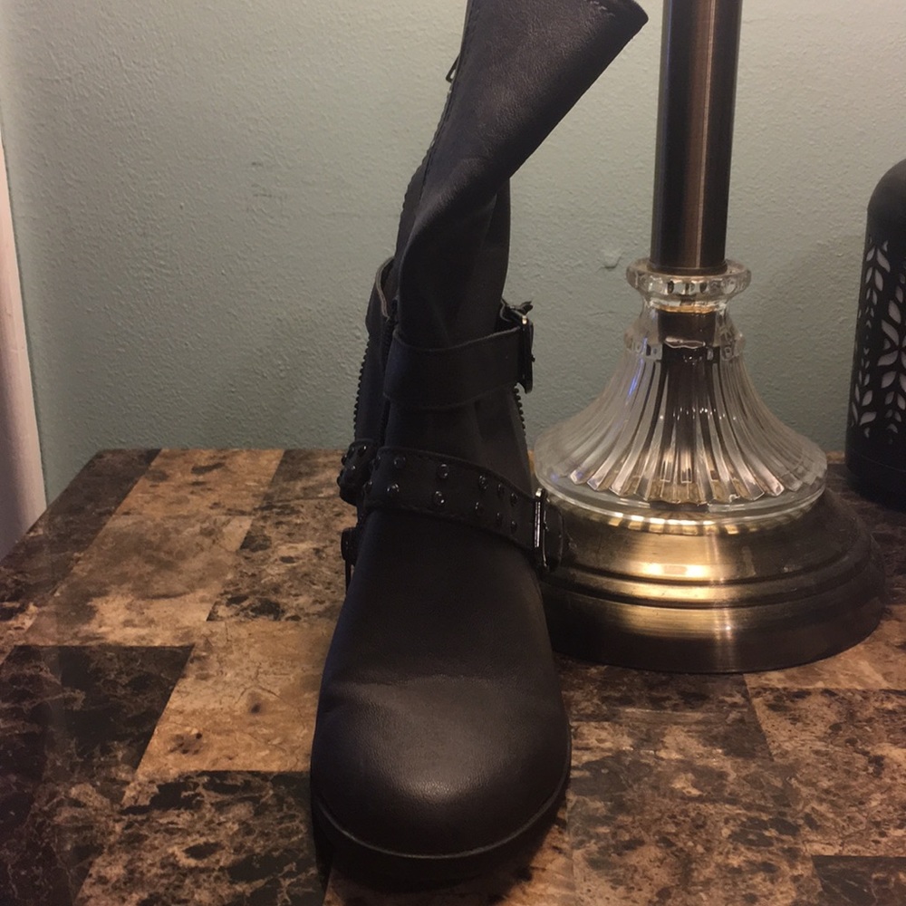 Booties - Picture 4 of 5